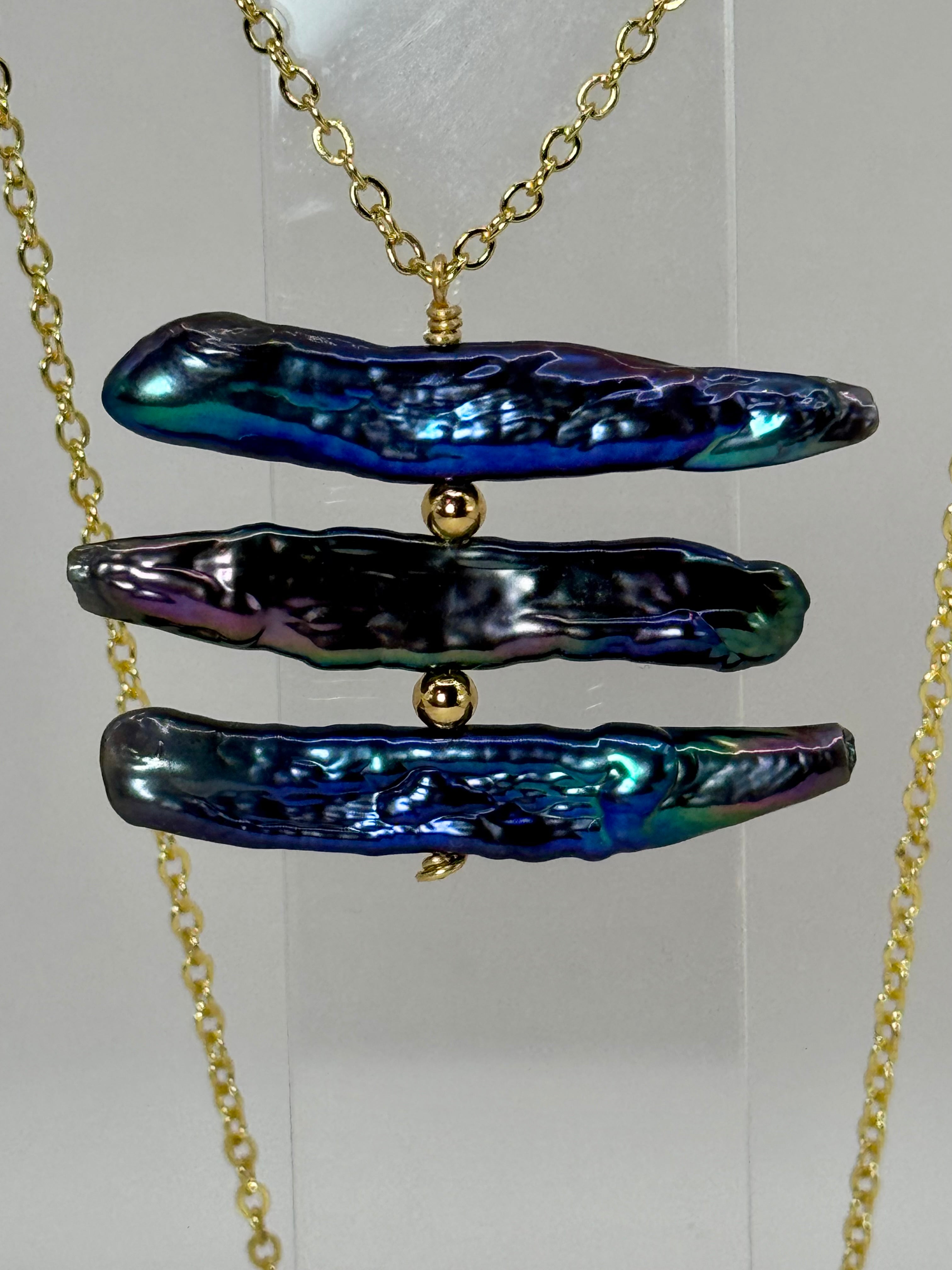 Midnight Current Necklace | Peacock Stick Pearl & 18K Gold Necklace