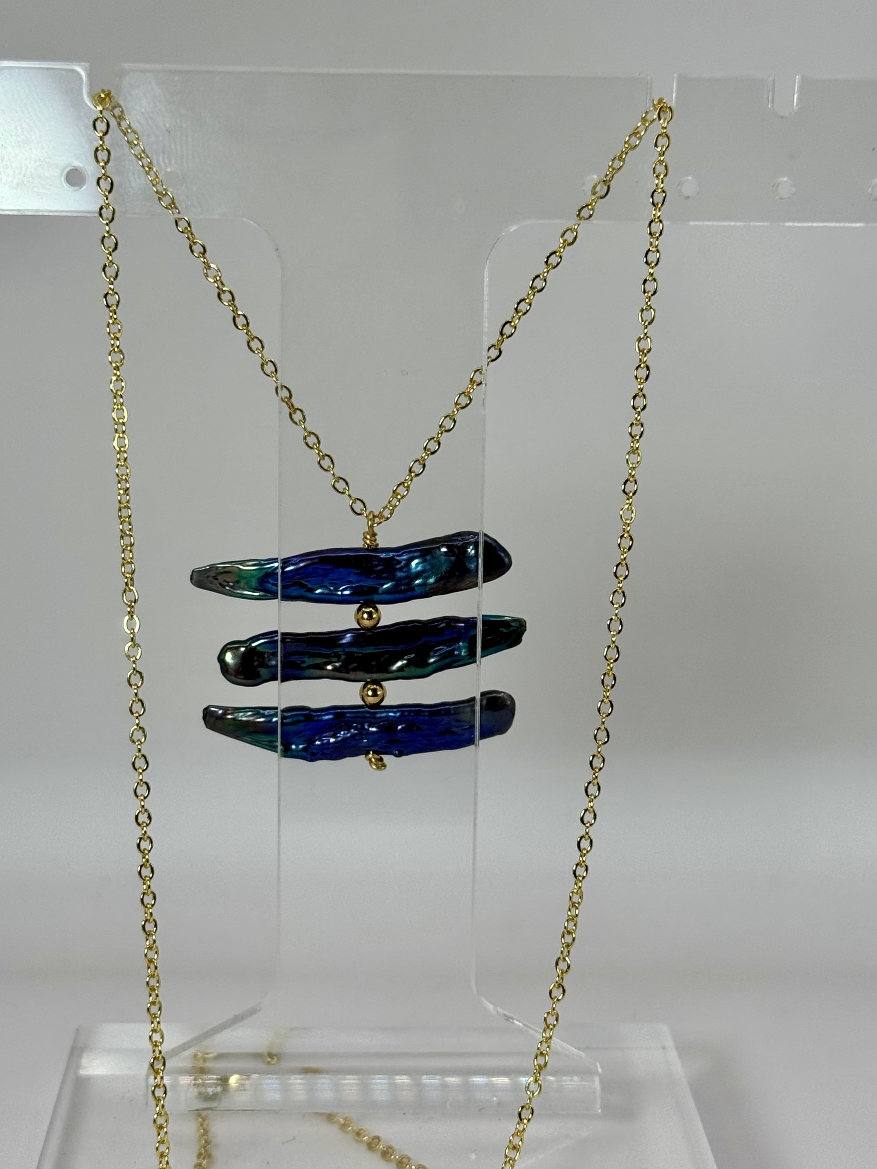 Midnight Current Necklace | Peacock Stick Pearl & 18K Gold Necklace