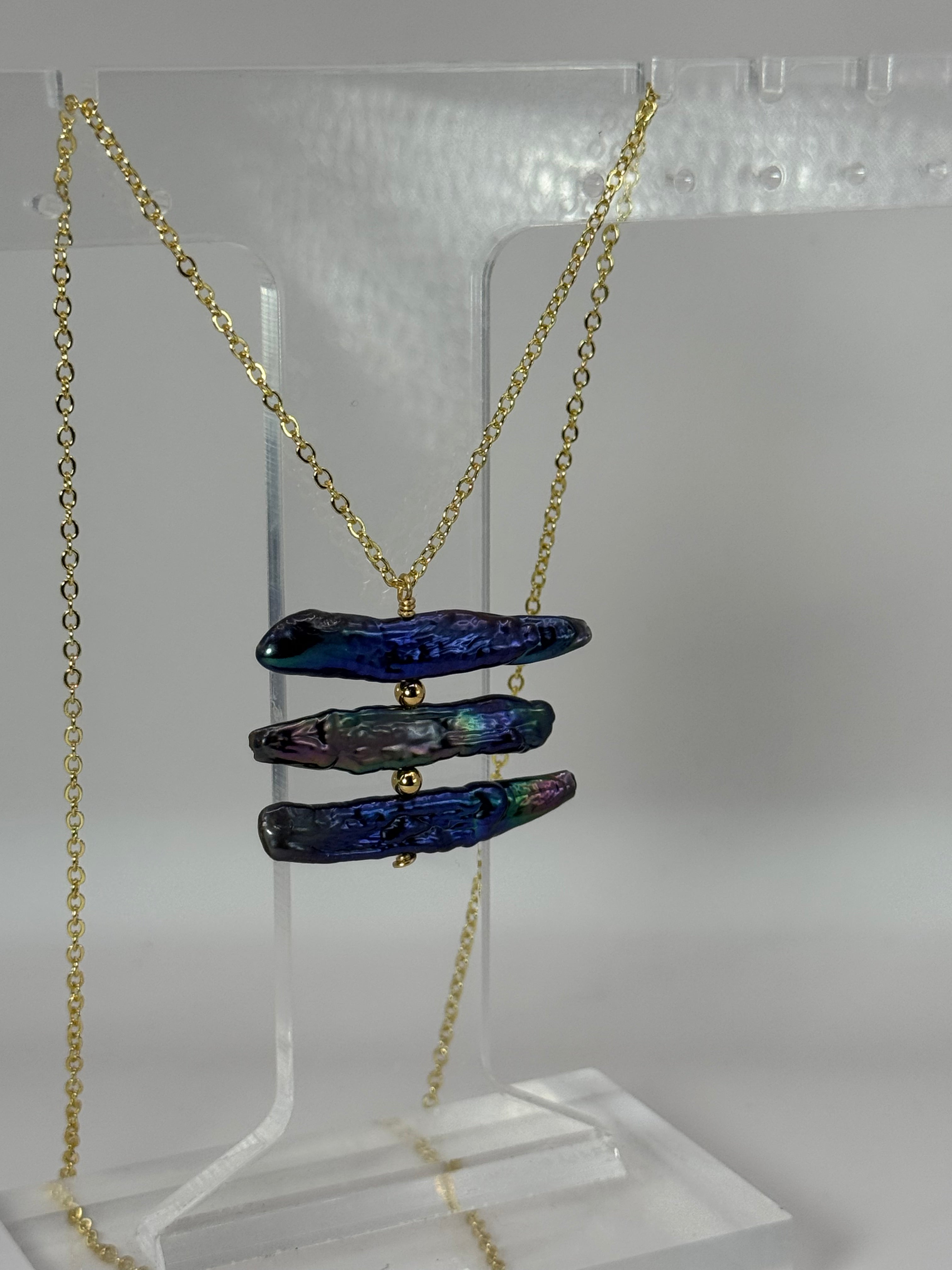 Midnight Current Necklace | Peacock Stick Pearl & 18K Gold Necklace